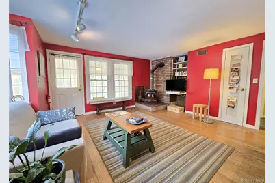 1435 Broadway Avenue, Holbrook, NY 11741 - Photo 13