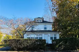 368 Sweezy Ave, Riverhead, NY 11901 - Photo 3