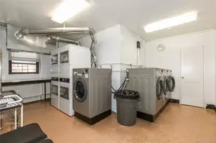 25 Park Pl, Great Neck, NY 11021 - Photo 15