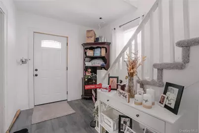 75 S Robinson Avenue, Newburgh, NY 12550 - Photo 5