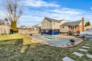 44 Colony Ln, Syosset, NY 11791 - Photo 37