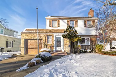 31 Alden Court, Malverne, NY 11565 - Photo 1