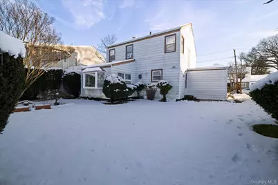 31 Alden Court, Malverne, NY 11565 - Photo 9
