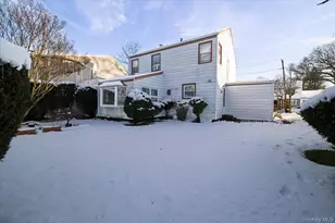 31 Alden Ct, Malverne, NY 11565 - Photo 9
