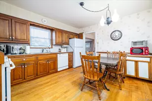31 Alden Ct, Malverne, NY 11565 - Photo 7