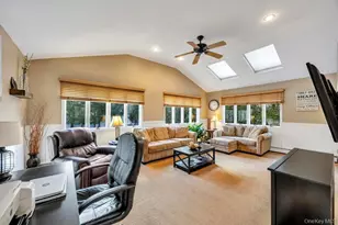 274 Collington Dr, Ronkonkoma, NY 11779 - Photo 11