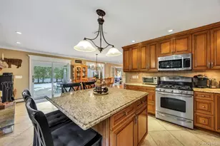 274 Collington Dr, Ronkonkoma, NY 11779 - Photo 3