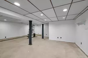 2 Joan Ct, Woodbury, NY 11797 - Photo 21