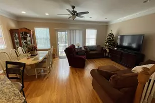 75 Warwick Dr, Massapequa, NY 11758 - Photo 5