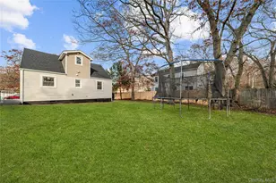 78 Carr Ln, Coram, NY 11727 - Photo 19