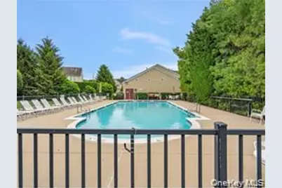 21 Virginia Pine #21, Bay Shore, NY 11706 - Photo 3