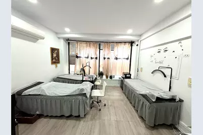 1220 Lexington Avenue #2E, New York, NY 10028 - Photo 3