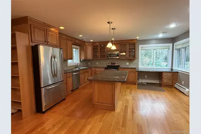 1926 Midlane Road, Syosset, NY 11791 - Photo 21