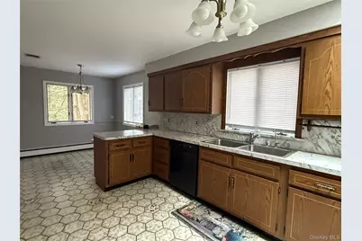 1926 Midlane Road, Syosset, NY 11791 - Photo 17