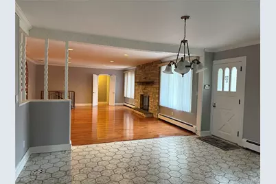 1926 Midlane Road, Syosset, NY 11791 - Photo 15