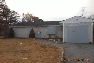 2 Hollow St, Bellport, NY 11713 - Photo 13