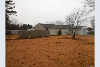 2 Hollow Street, Bellport, NY 11713 - Photo 7