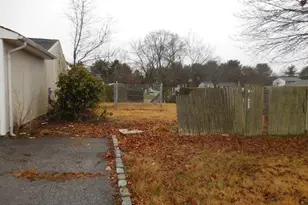 2 Hollow St, Bellport, NY 11713 - Photo 3