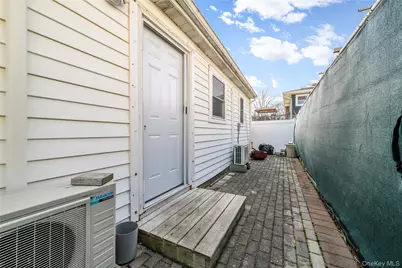 46 Creighton Avenue, Ronkonkoma, NY 11779 - Photo 21