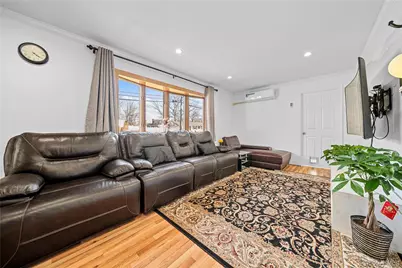 46 Creighton Avenue, Ronkonkoma, NY 11779 - Photo 5