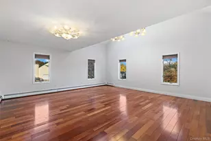 13 Mesa Pl, Nanuet, NY 10954 - Photo 9