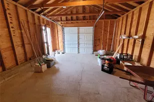 2106 5th St, East Meadow, NY 11554 - Photo 19