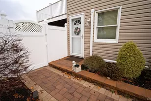 15 Westminister Ln, West Islip, NY 11795 - Photo 3
