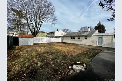 180 Elmwood Street, Valley Stream, NY 11581 - Photo 13