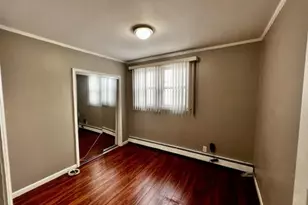 180 Elmwood St, Valley Stream, NY 11581 - Photo 9