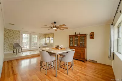 6 Oxford Street, Islip, NY 11751 - Photo 7