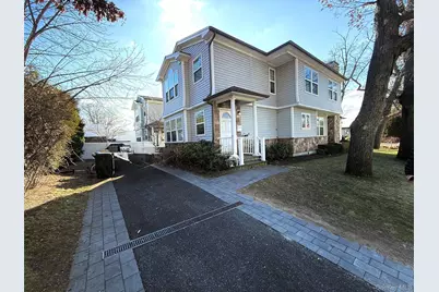 30 Sintsink Drive #B, Port Washington, NY 11050 - Photo 3