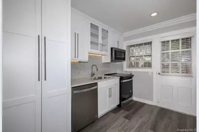 23 Weaver Drive #03-7B, Massapequa, NY 11758 - Photo 5