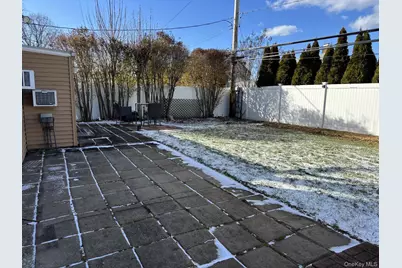 26 Polo Lane, Westbury, NY 11590 - Photo 15