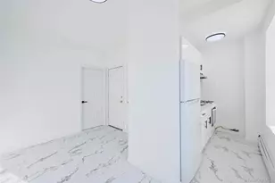 918 E 165th St, Bronx, NY 10459 - Photo 15