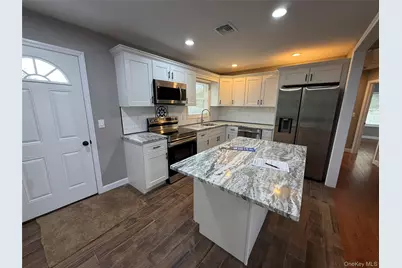 1068 Connetquot Avenue, Central Islip, NY 11722 - Photo 7