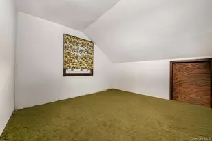 84 Bay Ave, Hicksville, NY 11801 - Photo 9