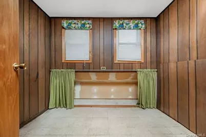 84 Bay Avenue, Hicksville, NY 11801 - Photo 11