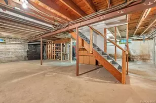 84 Bay Ave, Hicksville, NY 11801 - Photo 13