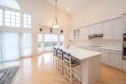 205 Windwatch Drive, Hauppauge, NY 11788 - Photo 13