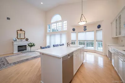 205 Windwatch Drive, Hauppauge, NY 11788 - Photo 17