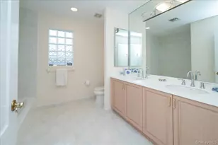 205 Windwatch Dr, Hauppauge, NY 11788 - Photo 39