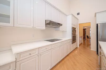 205 Windwatch Drive, Hauppauge, NY 11788 - Photo 15