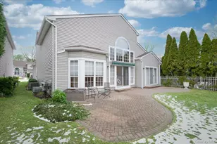 205 Windwatch Dr, Hauppauge, NY 11788 - Photo 43