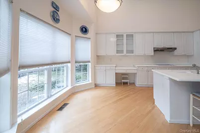 205 Windwatch Drive, Hauppauge, NY 11788 - Photo 11