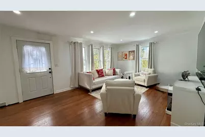 3240 Hollywood Street, Mohegan Lake, NY 10547 - Photo 3