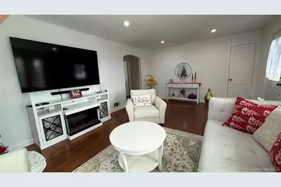 3240 Hollywood Street, Mohegan Lake, NY 10547 - Photo 5