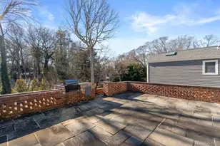 18 Barry Ln, Syosset, NY 11791 - Photo 37