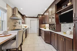 14 Dunnings Dr, Tarrytown, NY 10591 - Photo 9