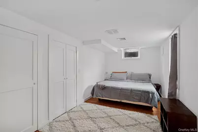 1008 Middle Line Hwy, Sag Harbor, NY 11963 - Photo 25