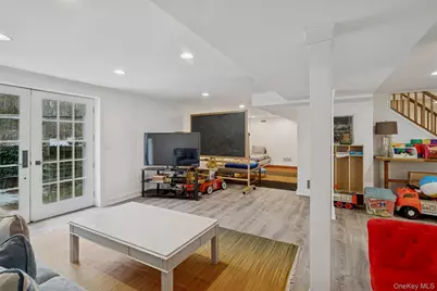 1008 Middle Line Hwy, Sag Harbor, NY 11963 - Photo 21